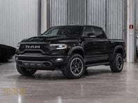 Begagnad Dodge Ram 711 HK (522 kW) 2022 Svart