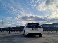 Begagnad Nissan Leaf 110 kW (150 HK) 2018 Vit Halvkombi