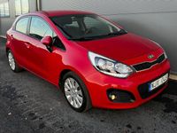 Begagnad Kia Rio 84 HK (61 kW) 2014 Röd Halvkombi