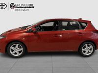 Begagnad Toyota Auris Active 117 HK (86 kW) 2016 Röd Halvkombi