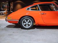 Begagnad Porsche 911 125 HK (91 kW) 1970 Röd Sportkupé