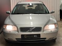 begagnad Volvo V70 2.4 Kinetic 140hk KREM-BYTT 3 BRUKARE VÄLSKÖTT