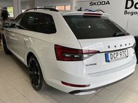 begagnad Skoda Superb iV Kombi Sportline DSG Plug-in Hybrid 2023, Kombi