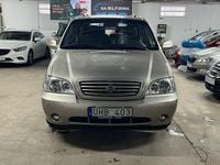 Begagnad Kia Carnival 150 HK (110 kW) 2003 Ljusgrå Minibuss