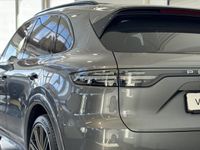 begagnad Porsche Cayenne Turbo S E-HYBRID 680HK LEASEBAR / SE SPEC