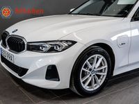 Begagnad BMW 330e Sport Line 184 HK (135 kW) 2022 Vit Kombi