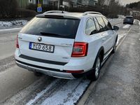 begagnad Skoda Octavia Scout 2.0 TDI 4x4 Dsg