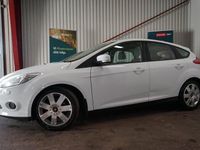 Begagnad Ford Focus Trend 105 HK (77 kW) 2013 Vit