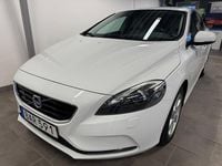 Begagnad Volvo V40 Momentum 190 HK (139 kW) 2014 Vit Halvkombi