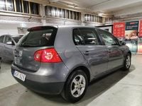 Begagnad VW Golf IV Trendline 102 HK (75 kW) 2005 Mörkgrå Halvkombi