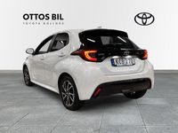 Begagnad Toyota Yaris Hybrid Style 132 HK (97 kW) 2024 Vit Halvkombi
