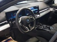 Begagnad BMW i5 M Sport 250 kW (340 HK) 2024 Grå Sedan