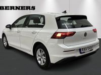 begagnad VW Golf VIII 1.0TSI 115 Backkamera Vinterhjul OBS 5 2023, Halvkombi