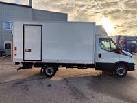 begagnad Iveco Daily 35S14 Skåp & Lift MY19