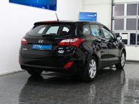 begagnad Hyundai i30 Kombi 1.6CRDi NYSERV KAMKEDJA VÄLSKÖTT 2013, Kombi