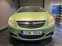 Begagnad Opel Corsa Enjoy 86 HK (63 kW) 2010 Grön Halvkombi