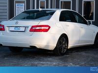 Begagnad Mercedes E200 Classic 136 HK (100 kW) 2011 Vit Sedan