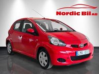Begagnad Toyota Aygo 68 HK (50 kW) 2009 Röd Halvkombi