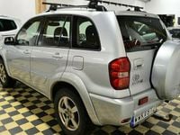 Begagnad Toyota RAV4 150 HK (110 kW) 2004 Silver SUV