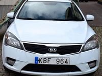 Begagnad Kia Ceed Sportswagon 116 HK (85 kW) 2010 Vit Kombi