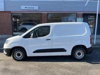 Begagnad Toyota Proace City City 102 HK (75 kW) 2021 Vit Minibuss