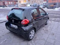 Begagnad Toyota Aygo 68 HK (50 kW) 2008 Svart Halvkombi