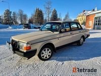 Begagnad Volvo 240 116 HK (85 kW) 1988 Ljusgrå Sedan