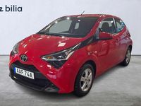 Begagnad Toyota Aygo Play 72 HK (52 kW) 2019 Röd Halvkombi