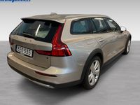 begagnad Volvo V60 CC B4 AWD Diesel Core 2023, Kombi