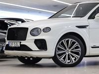 Begagnad Bentley Bentayga Mulliner 449 HK (330 kW) 2022 Vit SUV