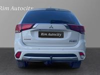Begagnad Mitsubishi Outlander Comfort Edition 203 HK (149 kW) 2018 Vit SUV
