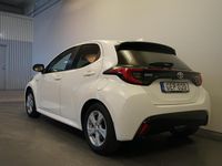 Begagnad Toyota Yaris Hybrid Style 117 HK (86 kW) 2020 Vit Halvkombi