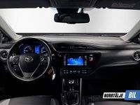 Begagnad Toyota Auris Touring Sports Active 116 HK (85 kW) 2015 Mörkröd Kombi