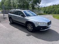 Begagnad Volvo XC70 Momentum 181 HK (133 kW) 2015 Silver SUV