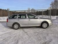 Begagnad Skoda Octavia Elegance 122 HK (89 kW) 2010 Silver Kombi