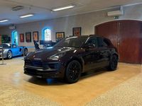 Begagnad Porsche Macan GTS 441 HK (324 kW) 2023 Mörkröd SUV