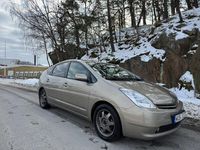 Begagnad Toyota Prius 112 HK (82 kW) 2005 Brun Halvkombi