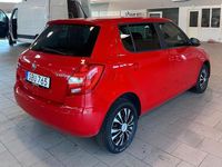 Begagnad Skoda Fabia Ambiente 86 HK (63 kW) 2014 Röd Halvkombi