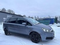 Begagnad Opel Zafira 140 HK (102 kW) 2005 Grå Minibuss