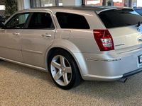 Begagnad Dodge Magnum 431 HK (317 kW) 2007 Silver Kombi
