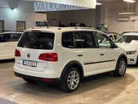 begagnad VW Touran Cross 1.4 TSI SPORT DSG AUTOMAT 7-SITS DRAG NY BESIKTAD NY