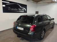 begagnad Toyota Avensis Kombi 2.4 D-4 VVT-i