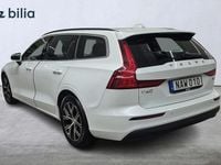 Begagnad Volvo V60 Core 200 HK (147 kW) 2023 Vit Kombi