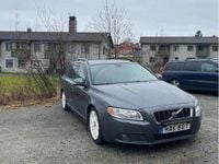 Begagnad Volvo V70 Kinetic 163 HK (119 kW) 2008 Grå Kombi