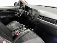 Begagnad Mitsubishi Outlander P-HEV Edition 163 HK (119 kW) 2017 Kombi