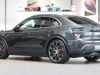 Begagnad Porsche Macan Turbo 469 kW (639 HK) 2025 Grå SUV