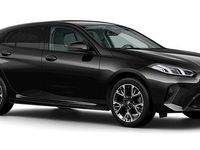 Ny BMW 120 156 HK (114 kW) 2025 Svart Halvkombi