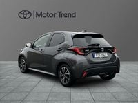 Begagnad Toyota Yaris Hybrid Active 117 HK (86 kW) 2022 Grå