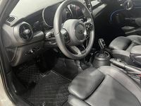 begagnad Mini Cooper S 5drs Experience Läder LED Backkamera 2023, Halvkombi