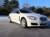 Begagnad Jaguar XF Portfolio 275 HK (202 kW) 2010 Vit Sedan